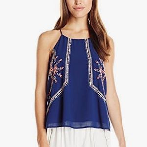 3/$20💕 Beautiful navy blue tank blouse w/pink embroidery